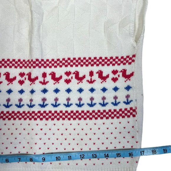 Duck & Heart Sleeveless Sweater - Picture 9 of 9